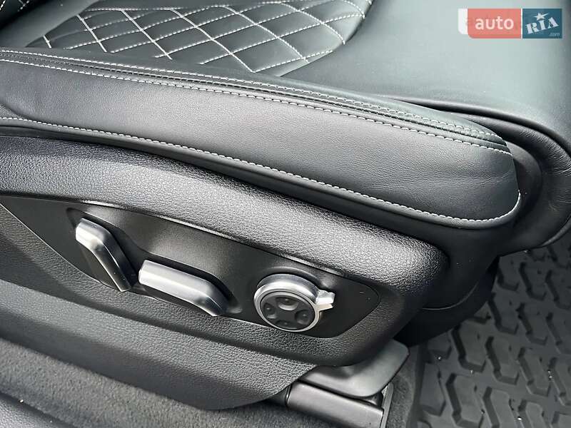 Позашляховик / Кросовер Audi SQ7 2017 в Вінниці