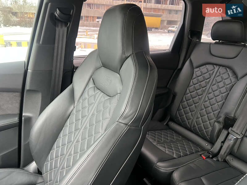 Внедорожник / Кроссовер Audi SQ7 2020 в Киеве