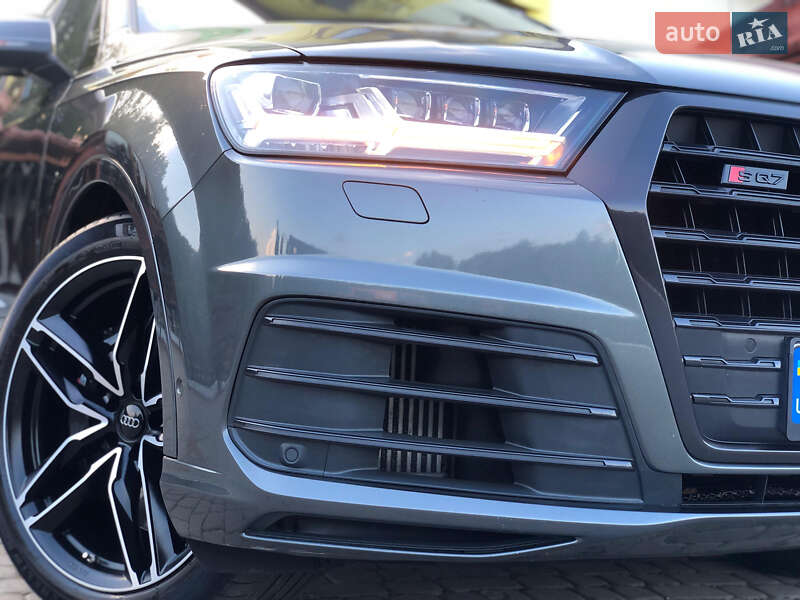 Внедорожник / Кроссовер Audi SQ7 2017 в Трускавце