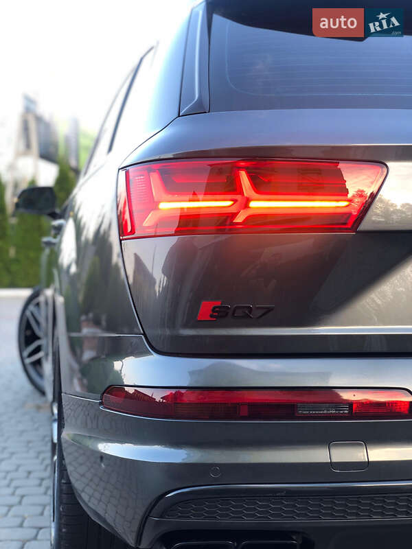 Внедорожник / Кроссовер Audi SQ7 2017 в Трускавце