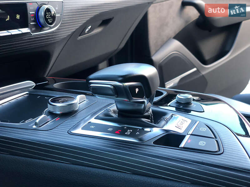 Внедорожник / Кроссовер Audi SQ7 2017 в Трускавце