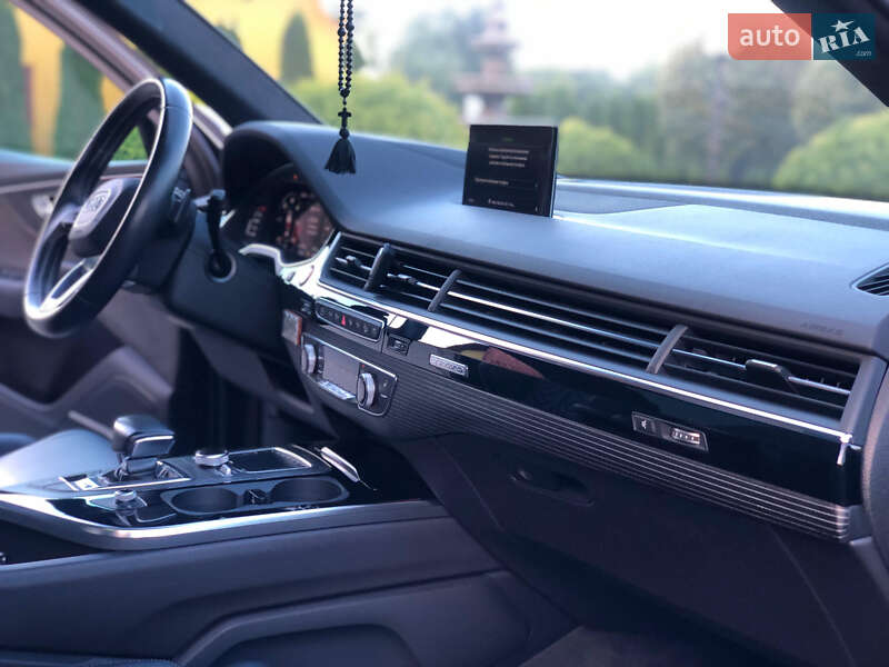 Внедорожник / Кроссовер Audi SQ7 2017 в Трускавце