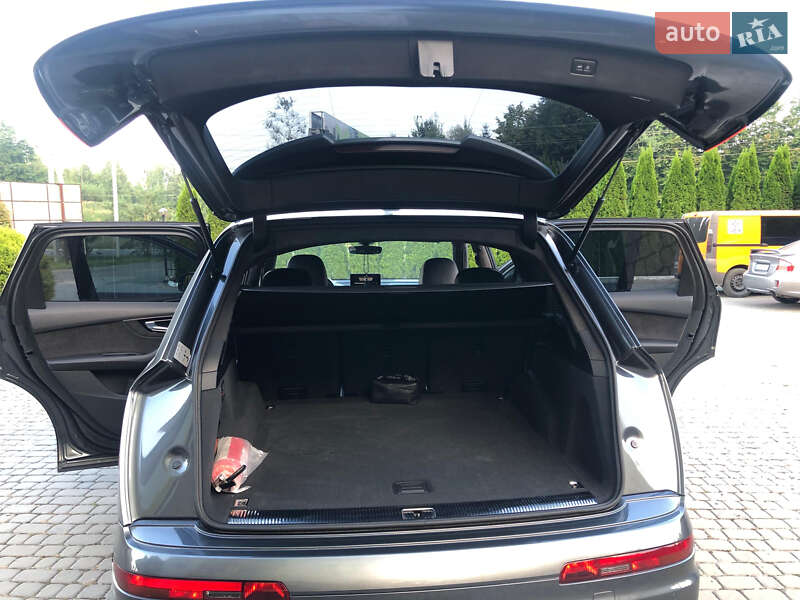 Внедорожник / Кроссовер Audi SQ7 2017 в Трускавце
