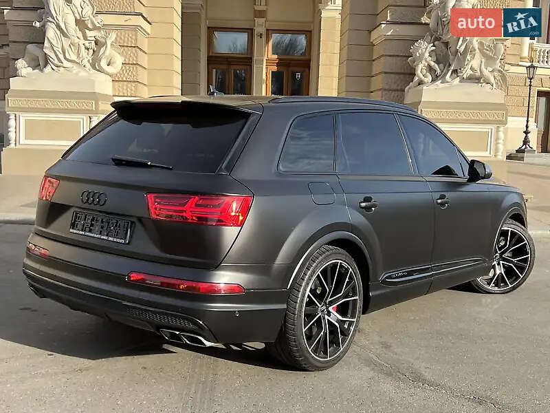 Позашляховик / Кросовер Audi SQ7 2017 в Києві