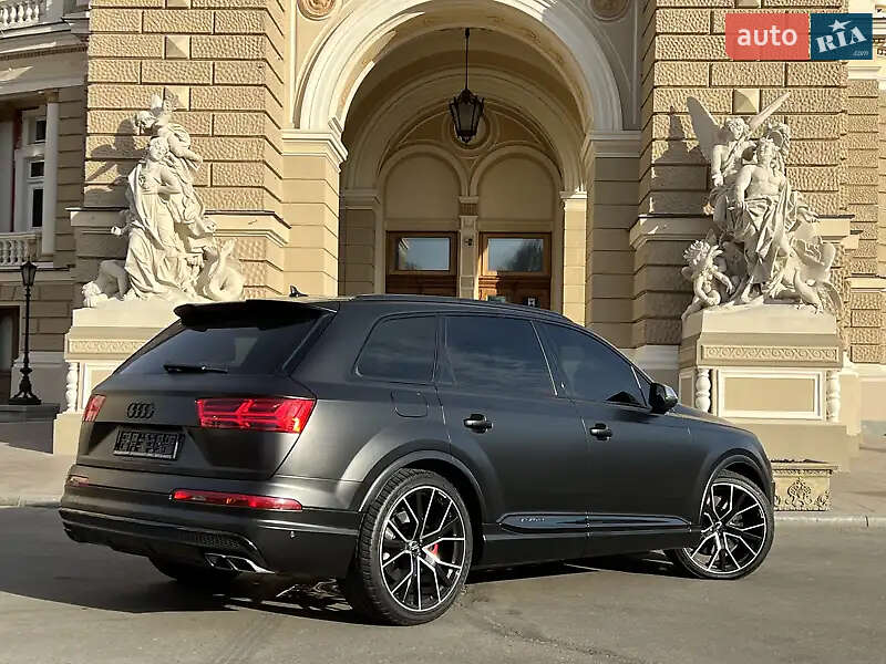 Позашляховик / Кросовер Audi SQ7 2017 в Києві