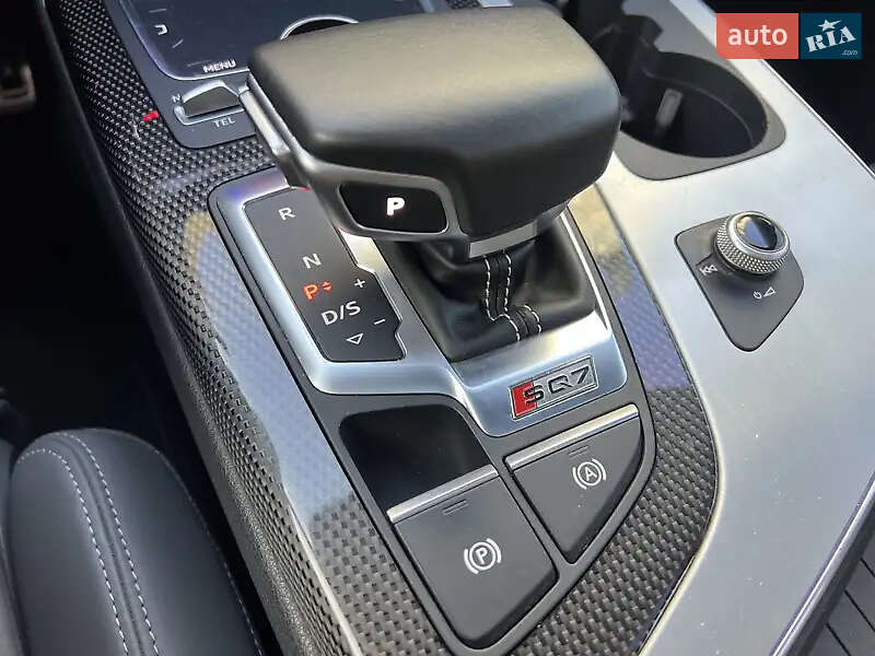 Позашляховик / Кросовер Audi SQ7 2017 в Києві