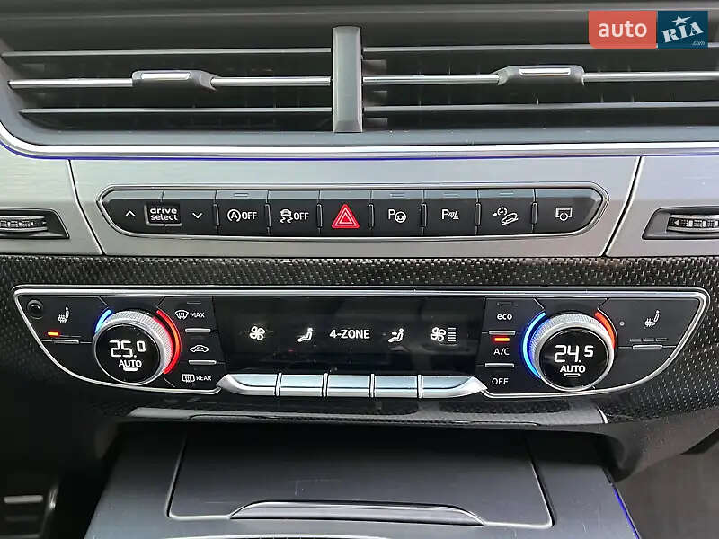 Позашляховик / Кросовер Audi SQ7 2017 в Києві