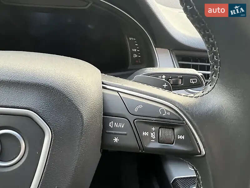 Позашляховик / Кросовер Audi SQ7 2017 в Києві