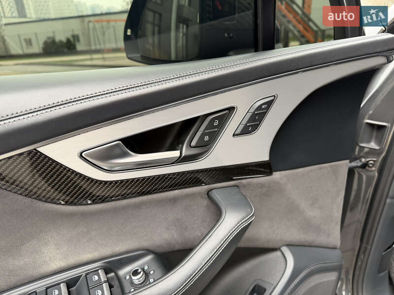 Внедорожник / Кроссовер Audi SQ7 2018 в Киеве фото 15 Внедорожник / Кроссовер Audi SQ7 2018 в Киеве