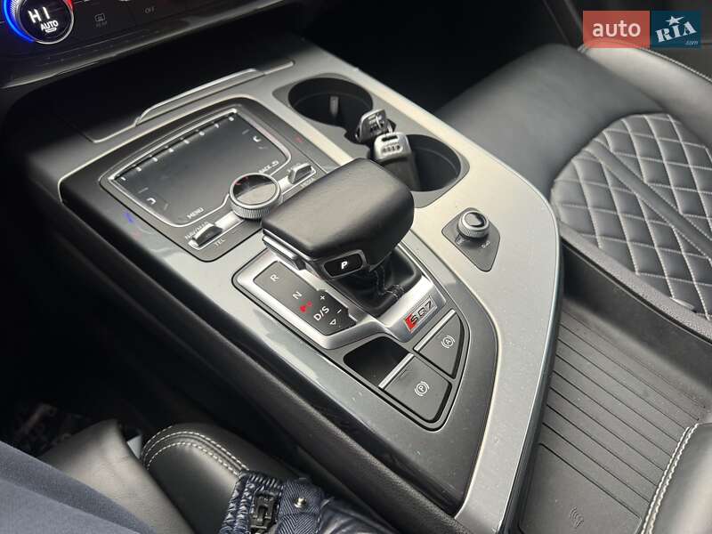 Внедорожник / Кроссовер Audi SQ7 2017 в Тернополе