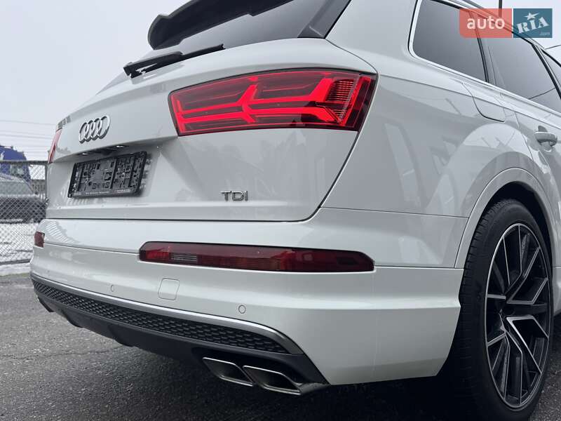 Внедорожник / Кроссовер Audi SQ7 2017 в Тернополе