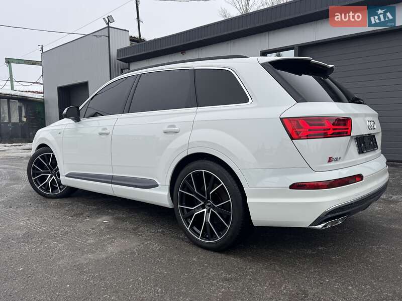 Внедорожник / Кроссовер Audi SQ7 2017 в Тернополе