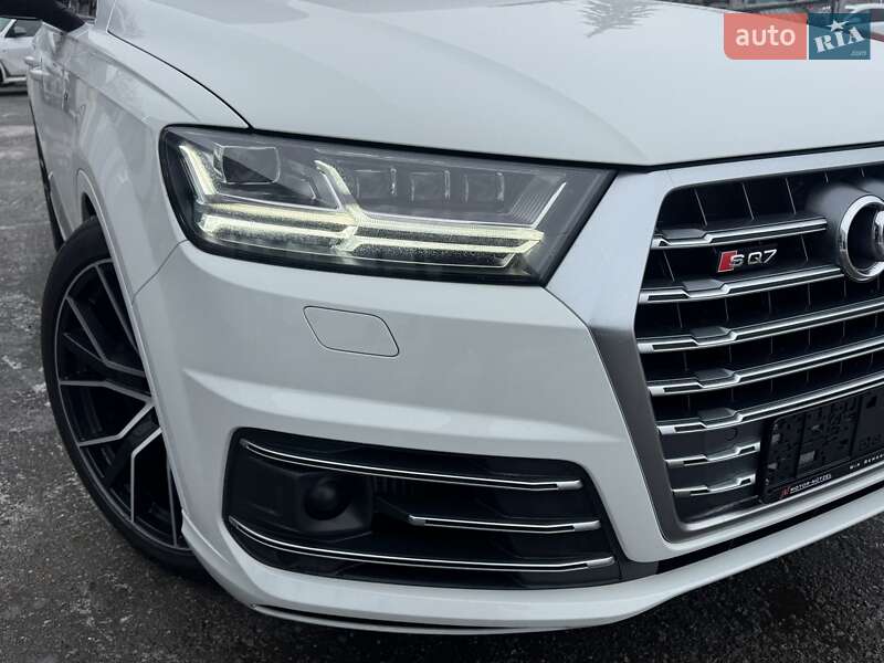 Внедорожник / Кроссовер Audi SQ7 2017 в Тернополе