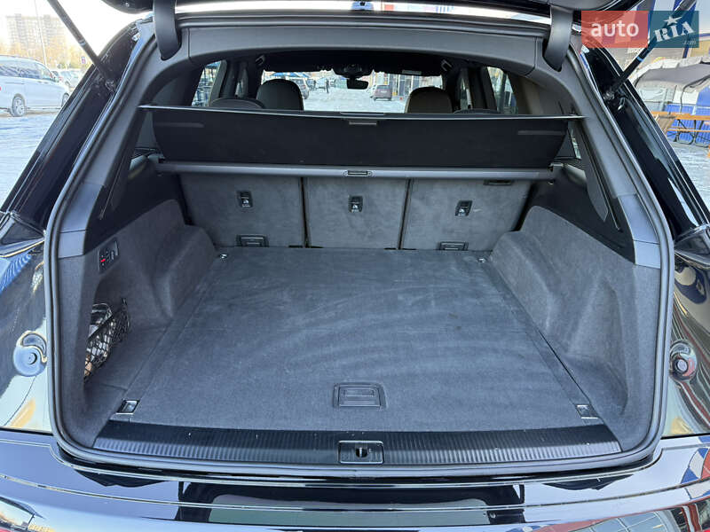 Позашляховик / Кросовер Audi SQ7 2019 в Києві