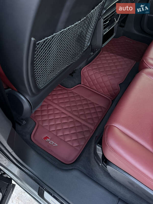 Позашляховик / Кросовер Audi SQ7 2021 в Києві