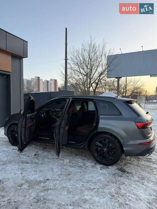 Позашляховик / Кросовер Audi SQ7 2021 в Києві