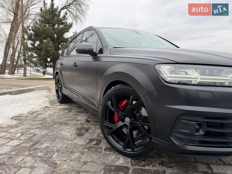 Позашляховик / Кросовер Audi SQ7 2018 в Києві