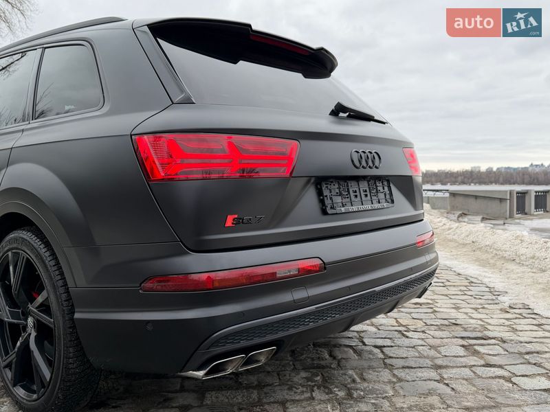 Позашляховик / Кросовер Audi SQ7 2018 в Києві