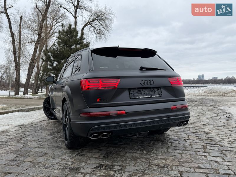 Позашляховик / Кросовер Audi SQ7 2018 в Києві