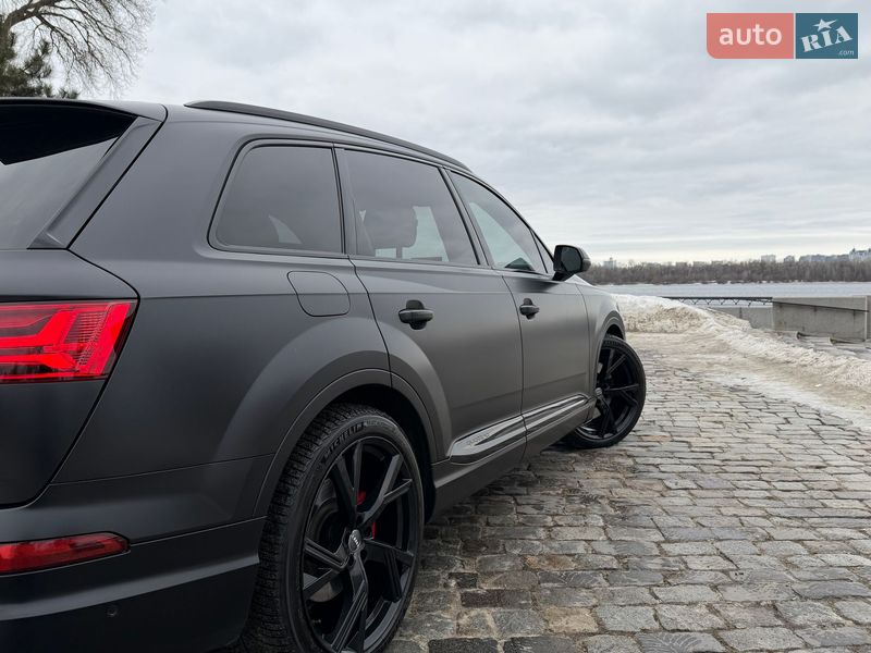 Позашляховик / Кросовер Audi SQ7 2018 в Києві