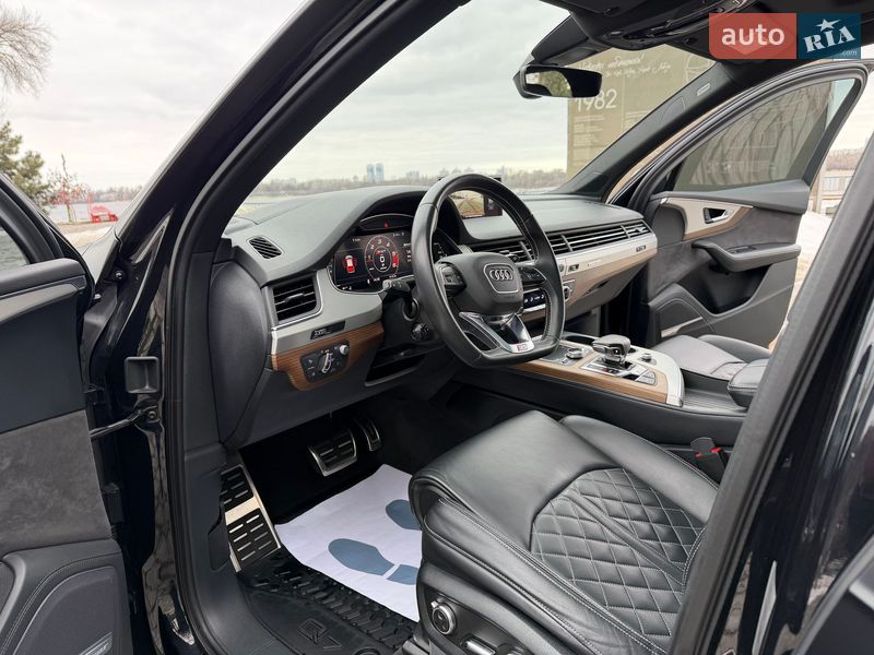 Позашляховик / Кросовер Audi SQ7 2018 в Києві
