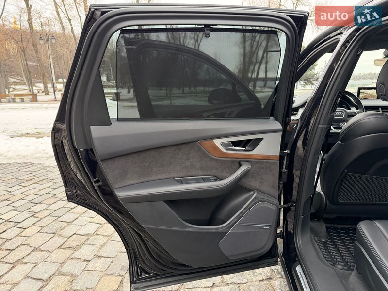 Позашляховик / Кросовер Audi SQ7 2018 в Києві