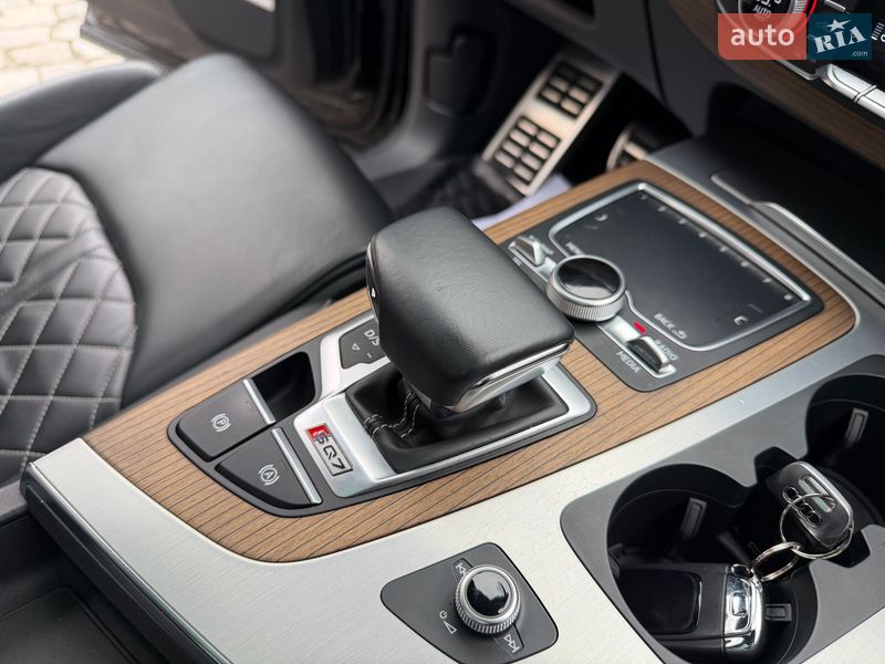 Позашляховик / Кросовер Audi SQ7 2018 в Києві