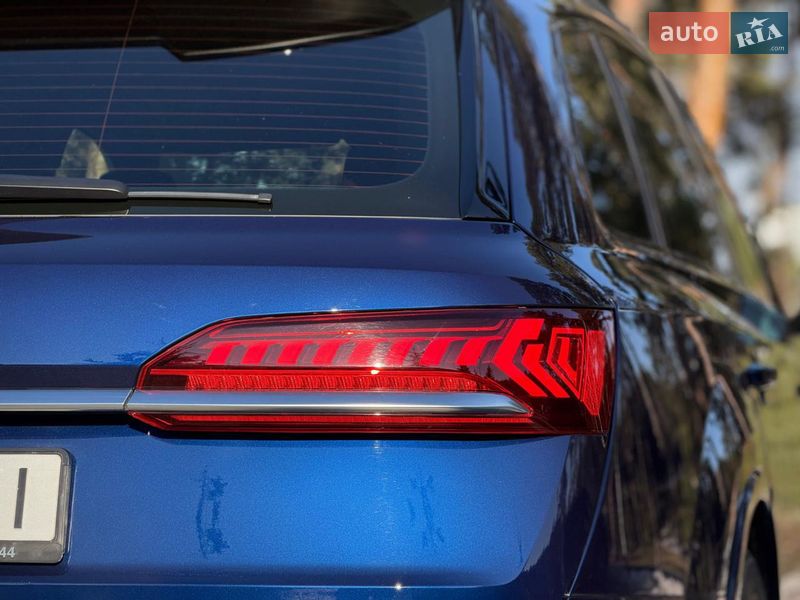Внедорожник / Кроссовер Audi SQ7 2020 в Киеве