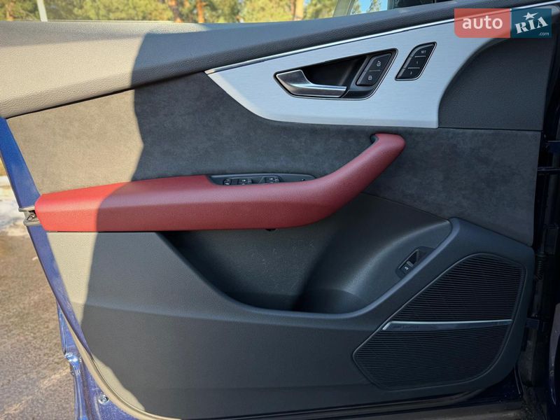 Внедорожник / Кроссовер Audi SQ7 2020 в Киеве