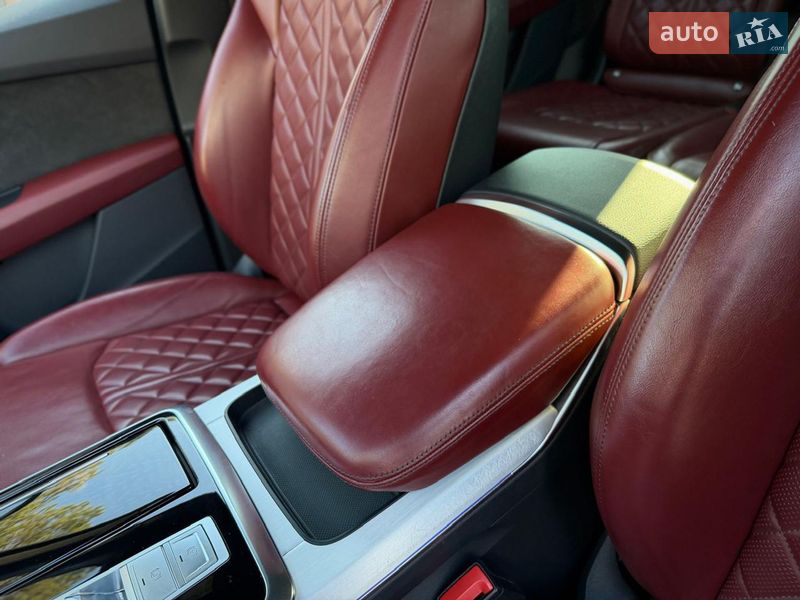 Внедорожник / Кроссовер Audi SQ7 2020 в Киеве