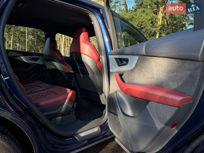 Внедорожник / Кроссовер Audi SQ7 2020 в Киеве