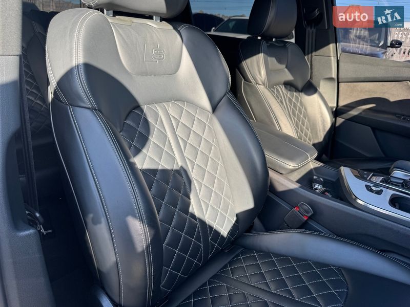 Внедорожник / Кроссовер Audi SQ7 2017 в Тернополе