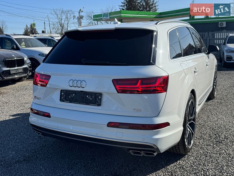 Внедорожник / Кроссовер Audi SQ7 2017 в Тернополе