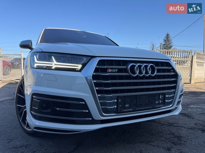 Внедорожник / Кроссовер Audi SQ7 2017 в Тернополе