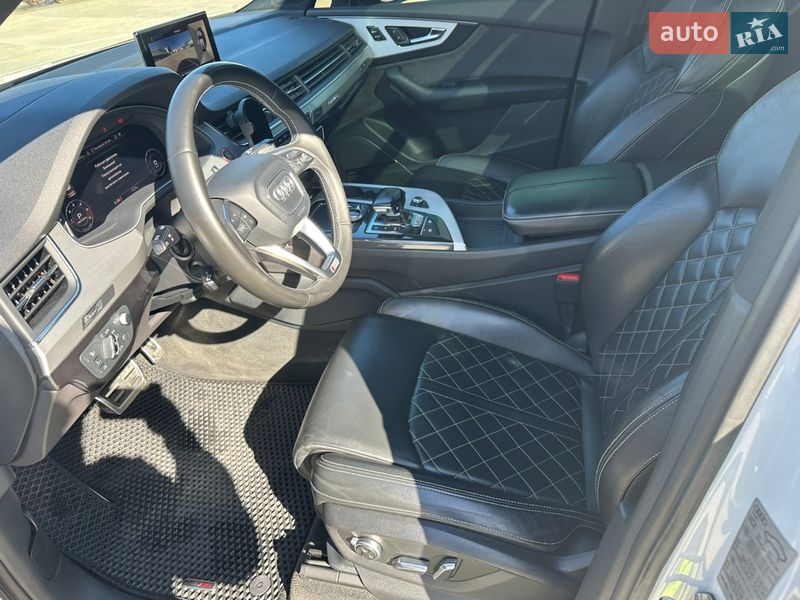 Внедорожник / Кроссовер Audi SQ7 2018 в Одессе