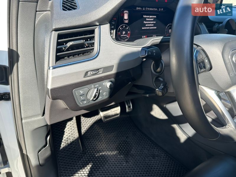 Внедорожник / Кроссовер Audi SQ7 2018 в Одессе