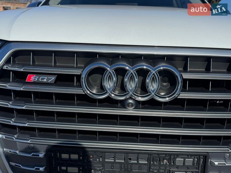 Внедорожник / Кроссовер Audi SQ7 2017 в Тернополе