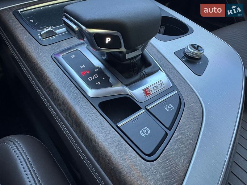 Внедорожник / Кроссовер Audi SQ7 2017 в Тернополе