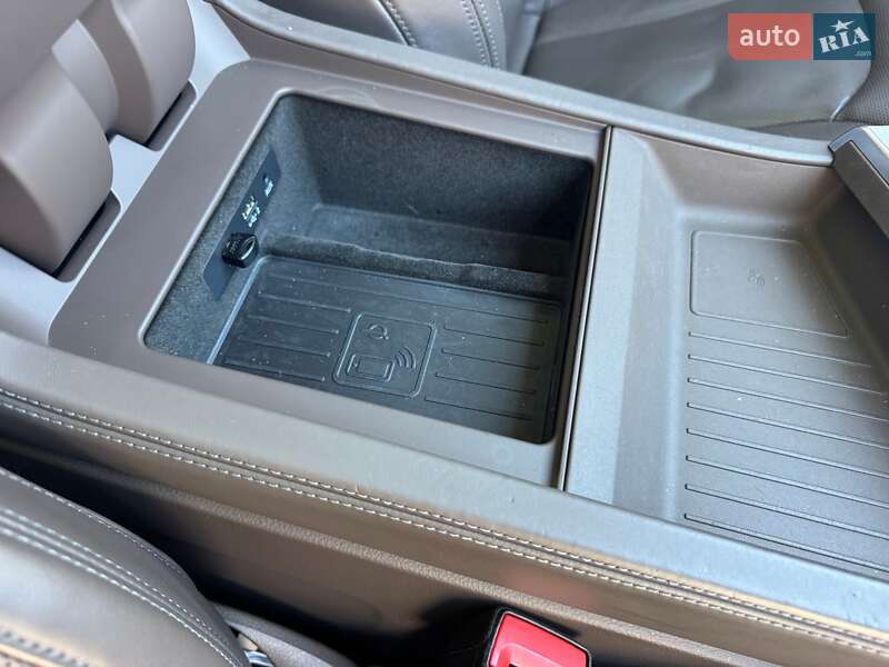 Внедорожник / Кроссовер Audi SQ7 2017 в Тернополе