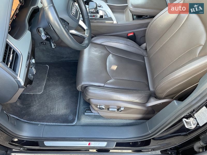 Позашляховик / Кросовер Audi SQ7 2017 в Києві