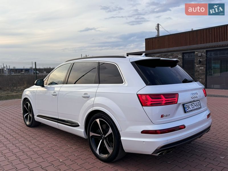 Внедорожник / Кроссовер Audi SQ7 2017 в Ровно фото 10 Внедорожник / Кроссовер Audi SQ7 2017 в Ровно