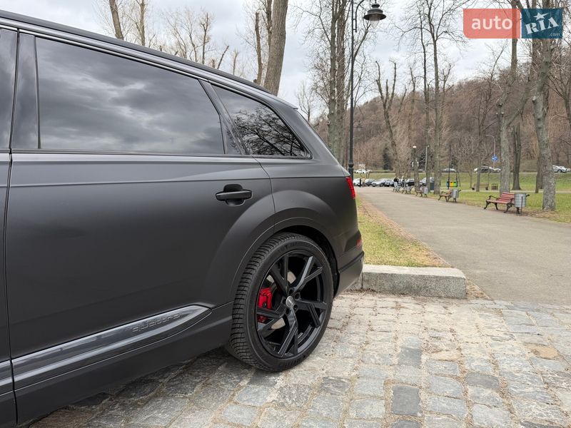 Внедорожник / Кроссовер Audi SQ7 2018 в Киеве