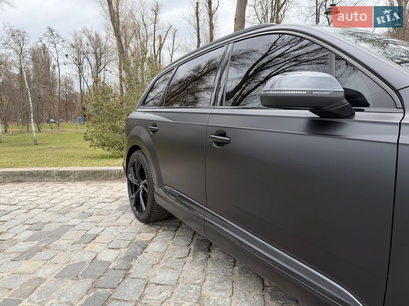 Внедорожник / Кроссовер Audi SQ7 2018 в Киеве