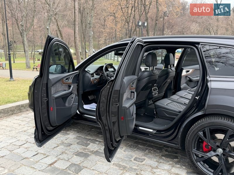 Внедорожник / Кроссовер Audi SQ7 2018 в Киеве