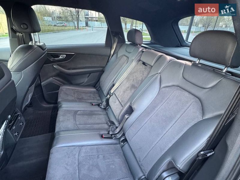 Позашляховик / Кросовер Audi SQ7 2021 в Дніпрі фото 10 Позашляховик / Кросовер Audi SQ7 2021 в Дніпрі