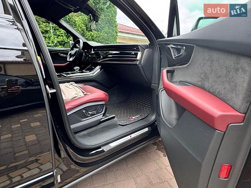 Внедорожник / Кроссовер Audi SQ7 2021 в Баре