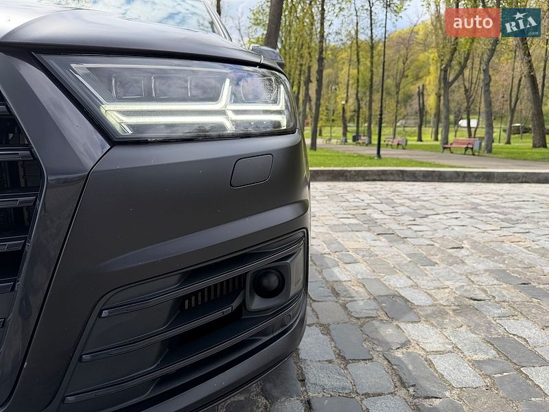 Внедорожник / Кроссовер Audi SQ7 2018 в Киеве