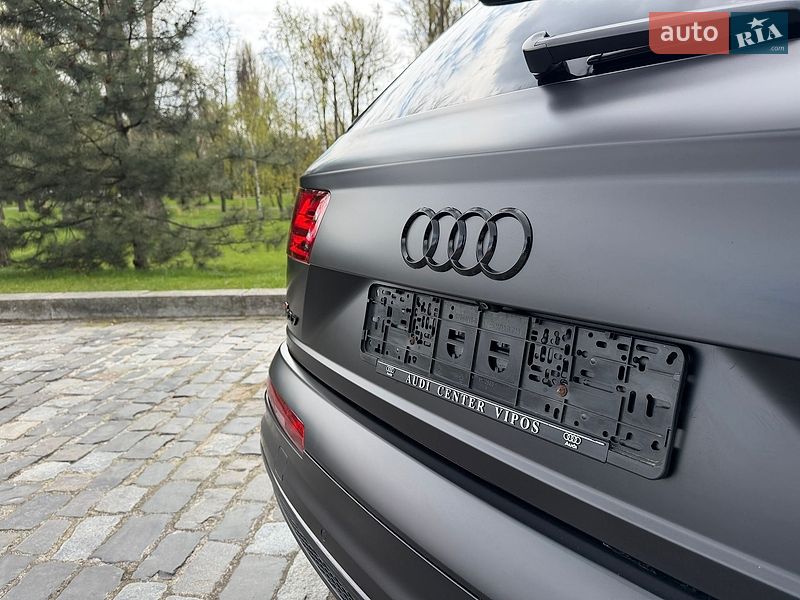 Внедорожник / Кроссовер Audi SQ7 2018 в Киеве
