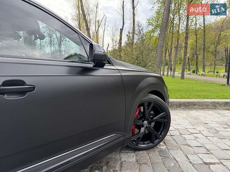 Внедорожник / Кроссовер Audi SQ7 2018 в Киеве