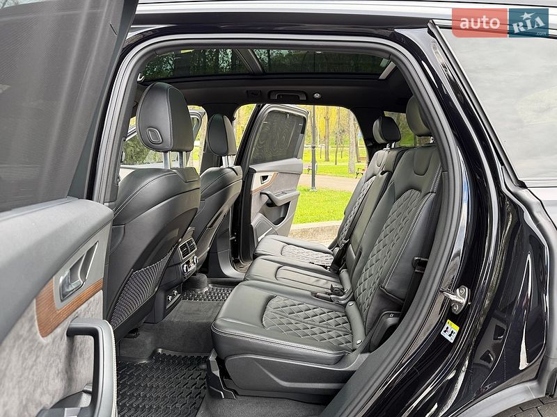 Внедорожник / Кроссовер Audi SQ7 2018 в Киеве